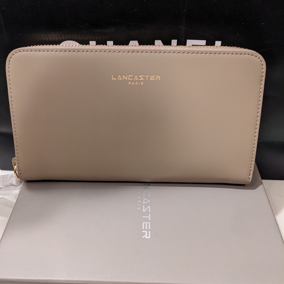 SOLD 💯 Lancaster Paris Nude Zipper Wallet NIB $240 - Picture 10 of 16